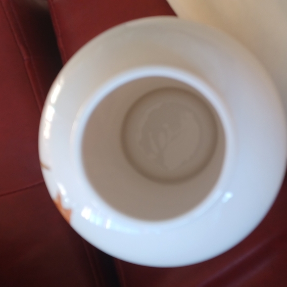 Vintage Japanese iris vase, 6.5" tall - Picture 3 of 4